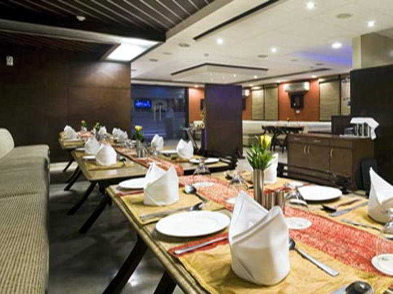 Hotel Parkland Chirag Enclave New Delhi Extérieur photo